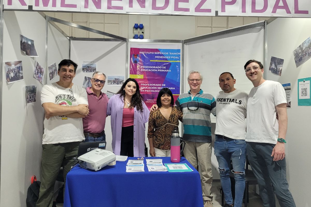 Centenares de alumnos buscan su futuro en la primera Feria Incentiva 2024 - imagen 6
