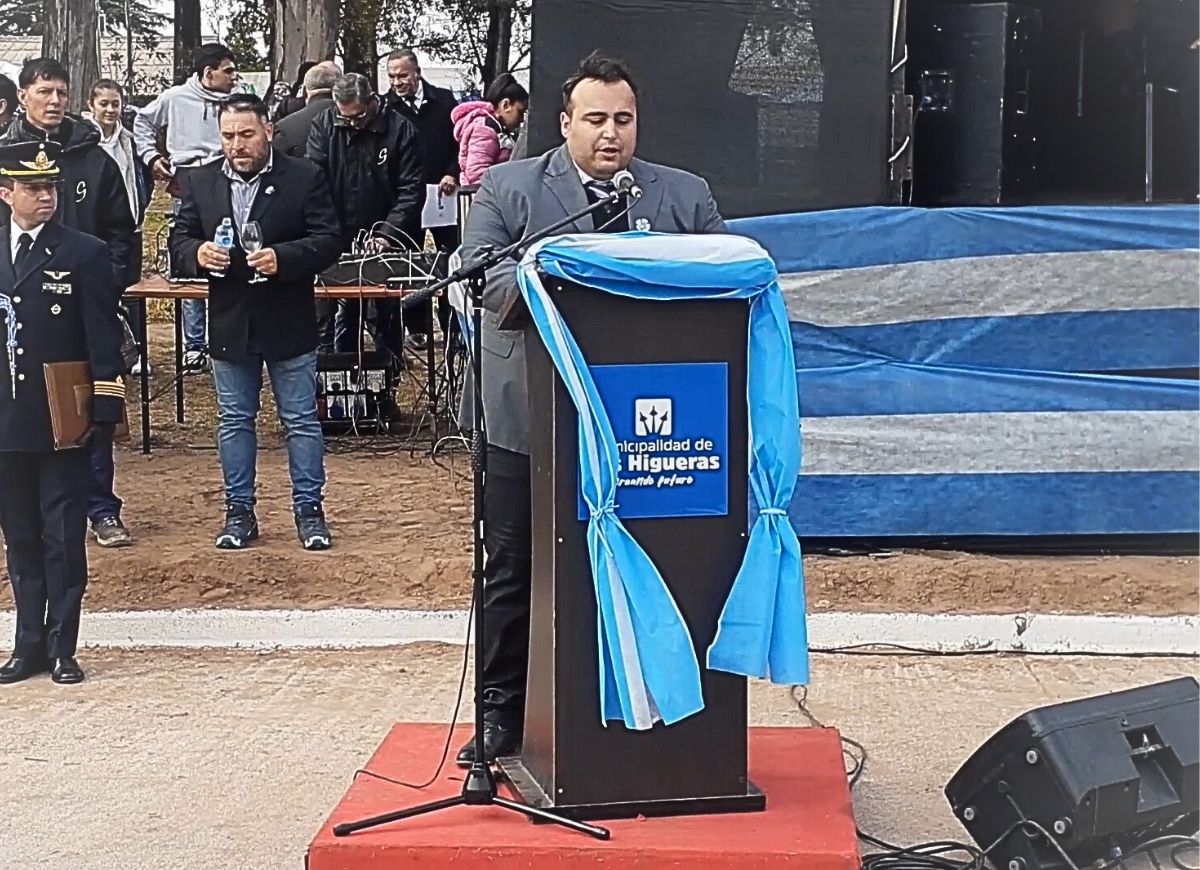 Los tres intendentes del Gran Río Cuarto encabezaron los festejos del 25 de Mayo en Las Higueras - imagen 10